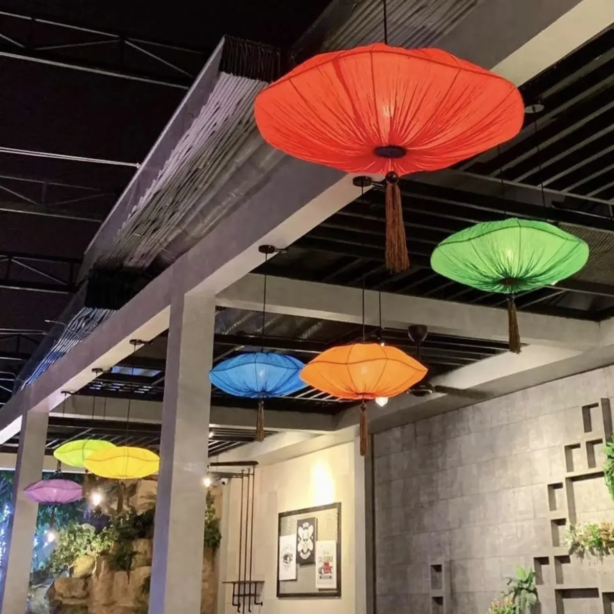 Chụp đèn vải nhiều màu đẹp xu hướng 2025 trang trí hiện đại